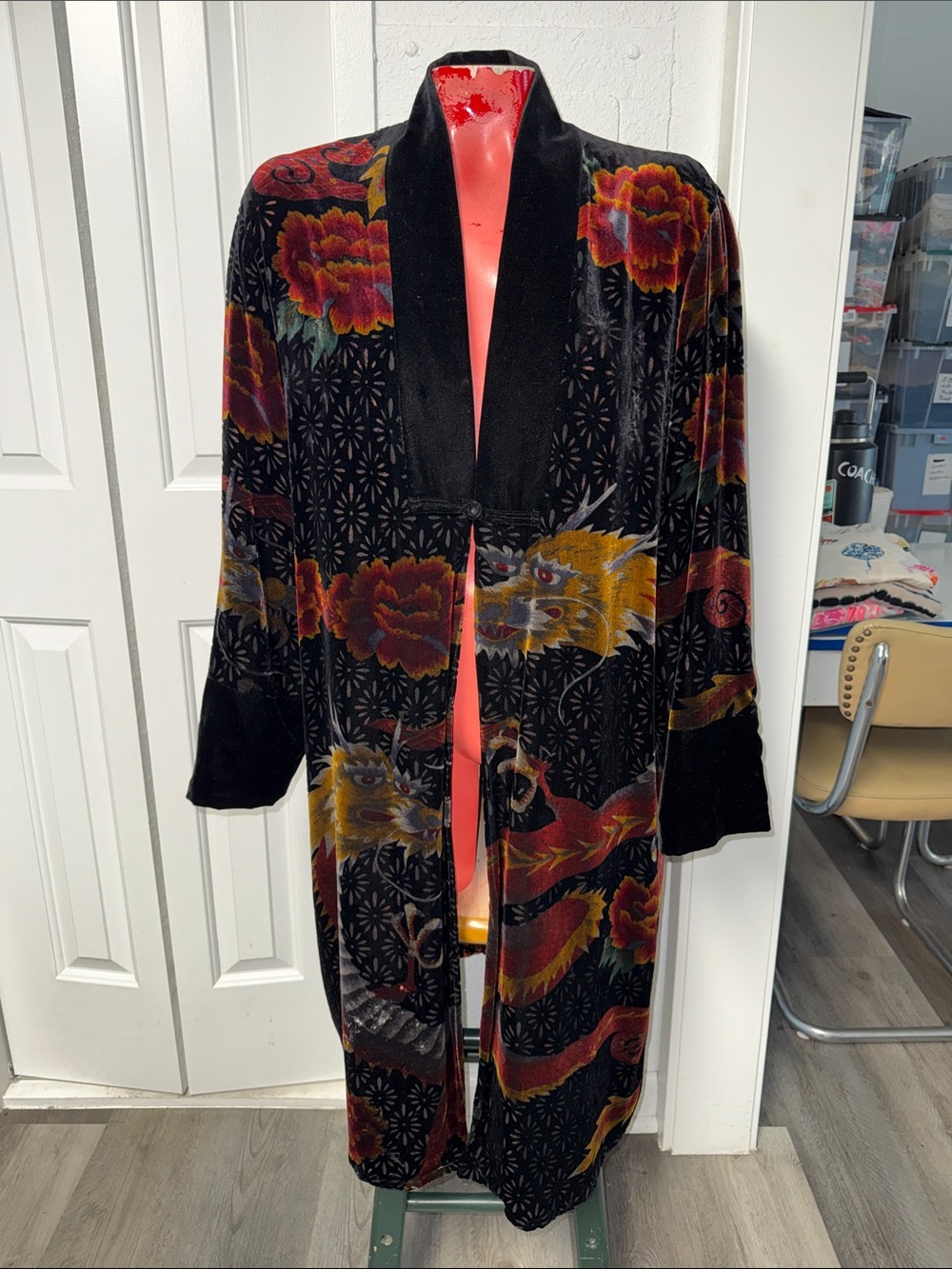 Harari velvet kimono